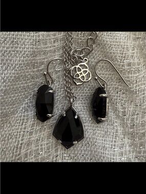 Kendra Scott Signed Silvertone Teardrop Black Stone Earrings & Necklace Set!